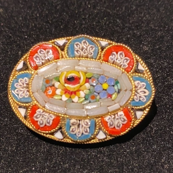 ITALIAN MICRO MOSAIC BROOCH - Picture 1 of 8